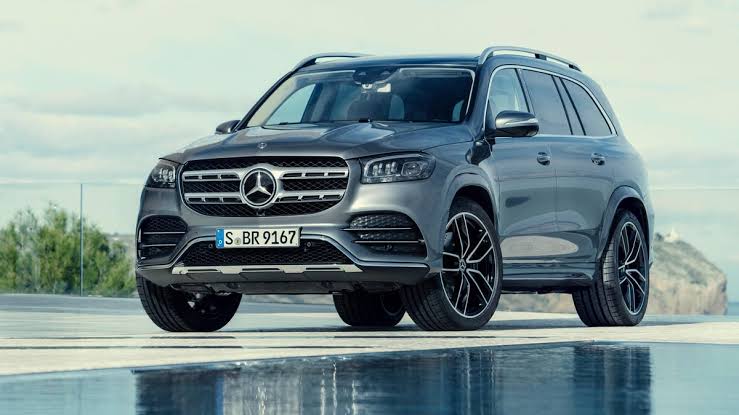 Read more about the article Mercedes-Benz GLS: एवोल्यूशनरी चेंजेज़ के साथ एक नई सुविधा